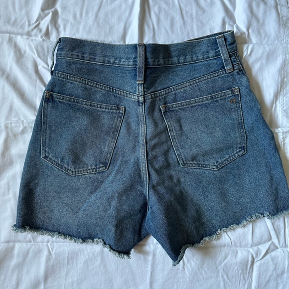 Madewell Jean Shorts Momjean in Willis Wash - Picture 7 of 10